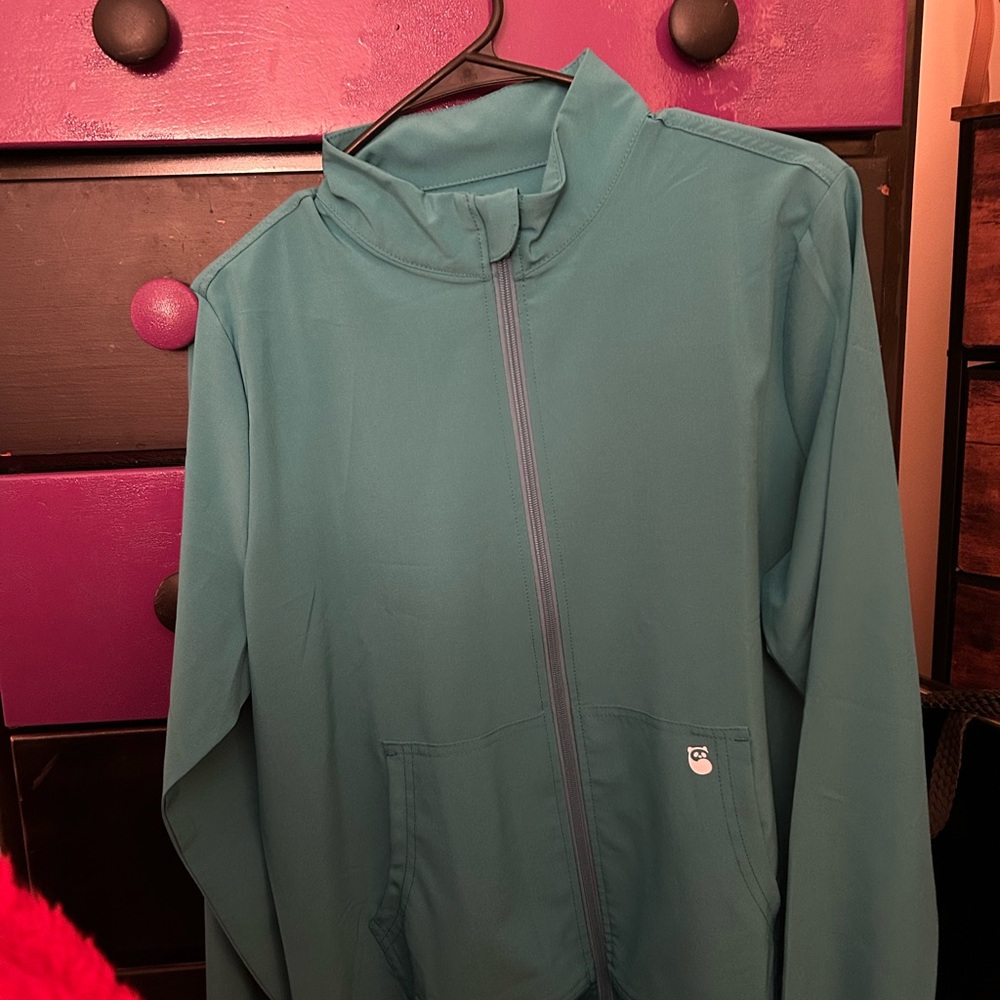 Forest Green Utility Jacket with High Collar and Sleek Design